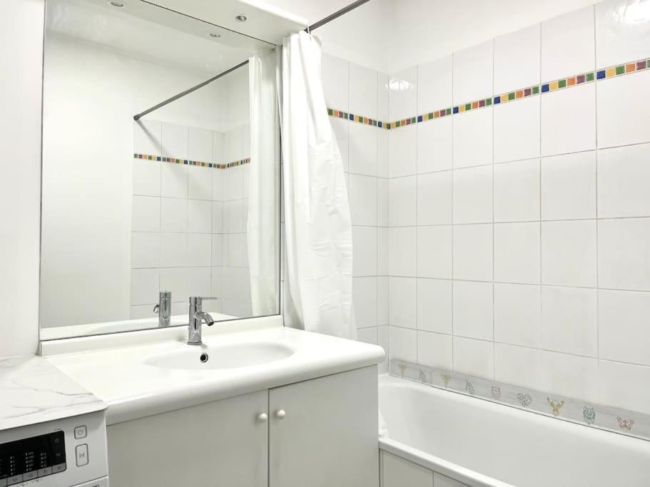 Appartement • Paris/Disney • 1 Min Gare Бюсси-Сен-Жорж Экстерьер фото